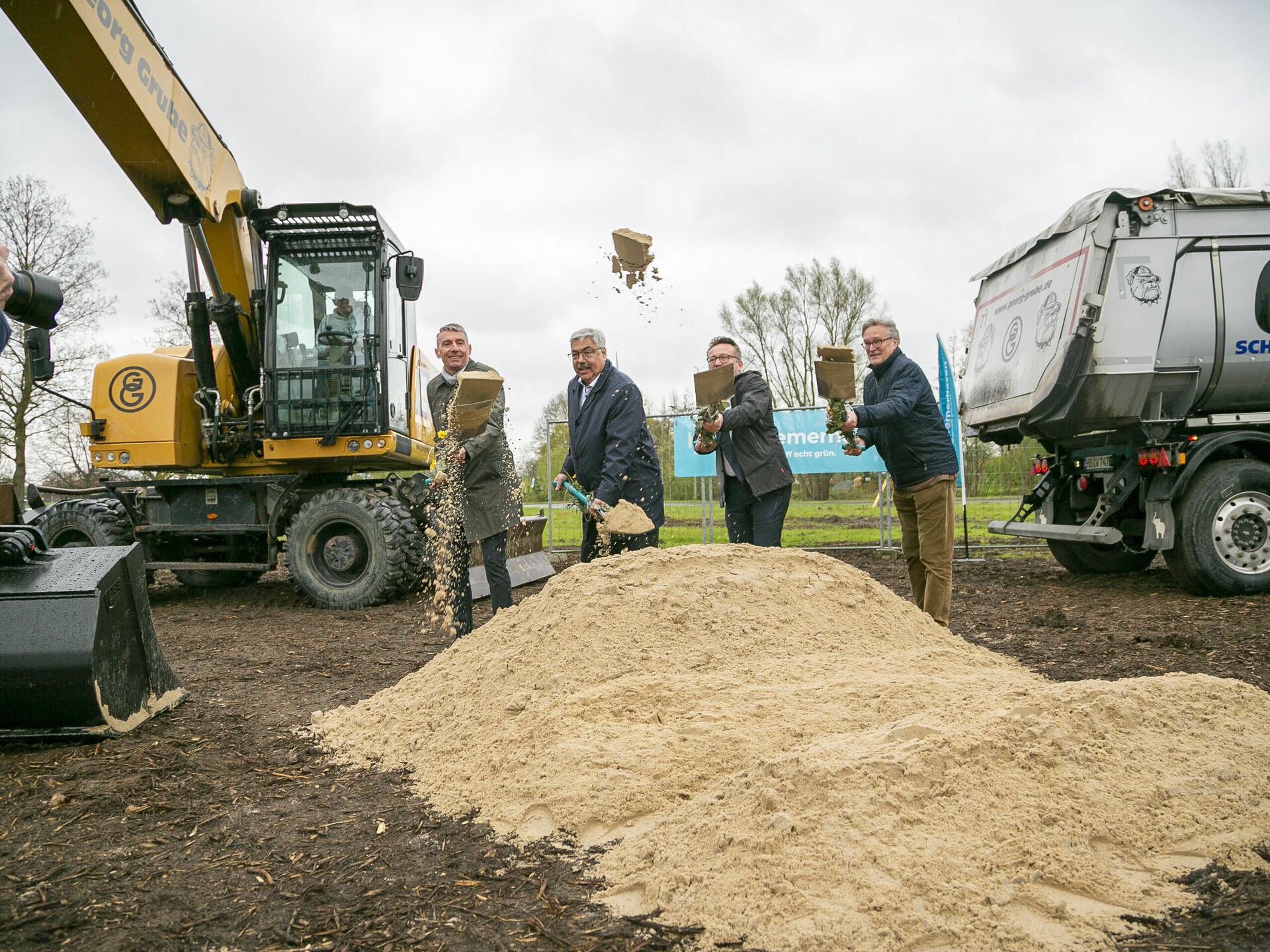 Ground-breaking ceremony for hydrogen refuelling station