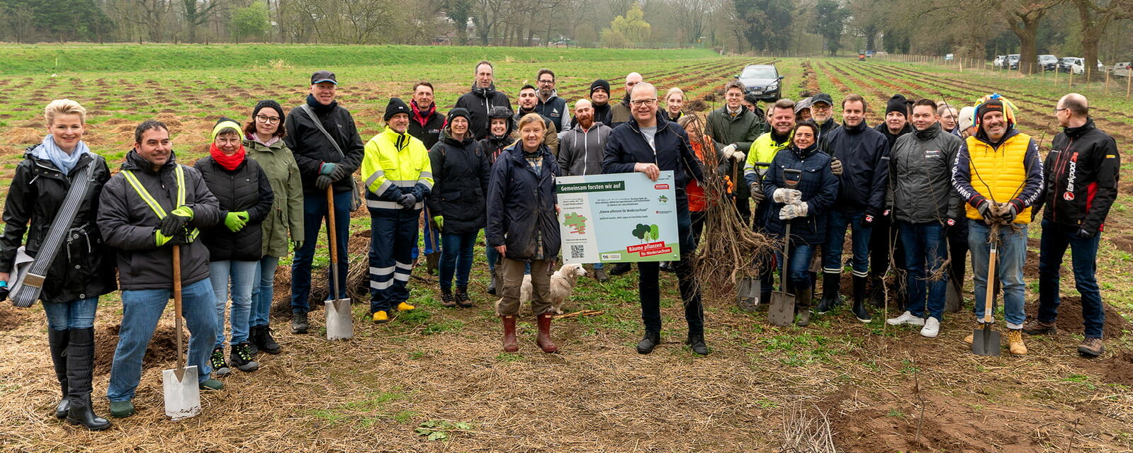 DS employees at the tree planting campaign