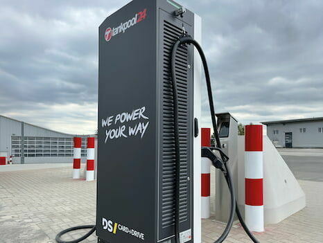 Erste E-Lkw-Schnellladestation der DS-Gruppe in Betrieb genommen